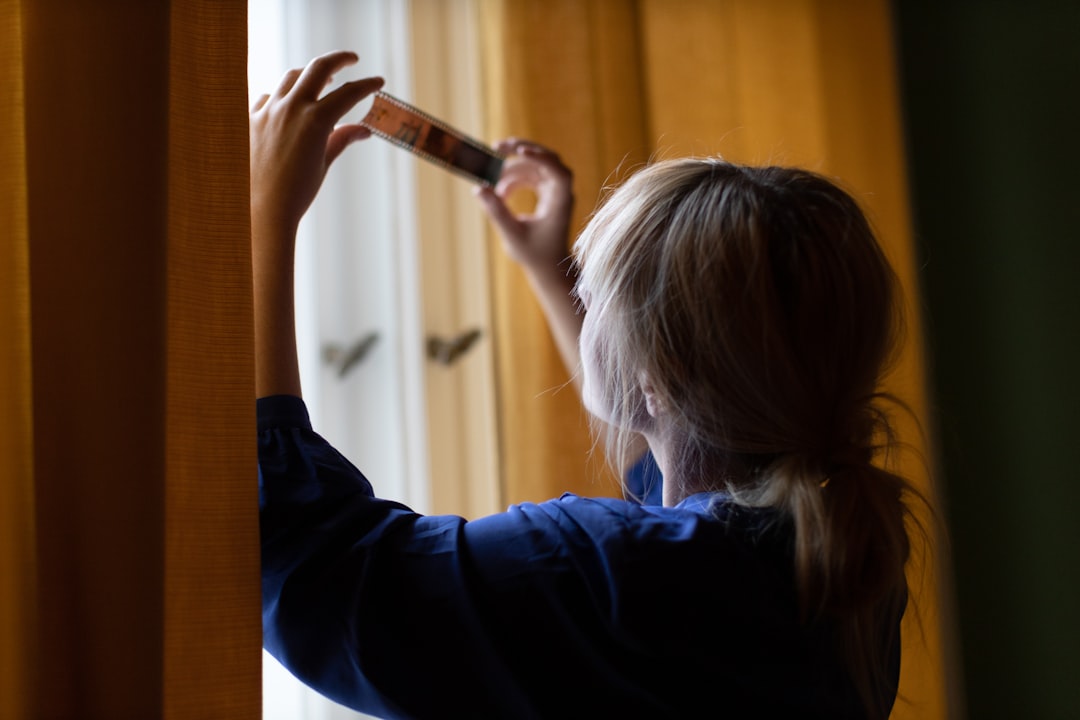 Herrajes de seguridad en ventanas de PVC: tipos, funciones y tendencias actuales